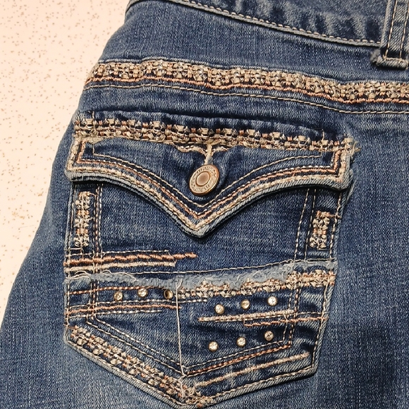 Maurices Blue Ankle Capri Jeans with Classic Design - Picture 4 of 5